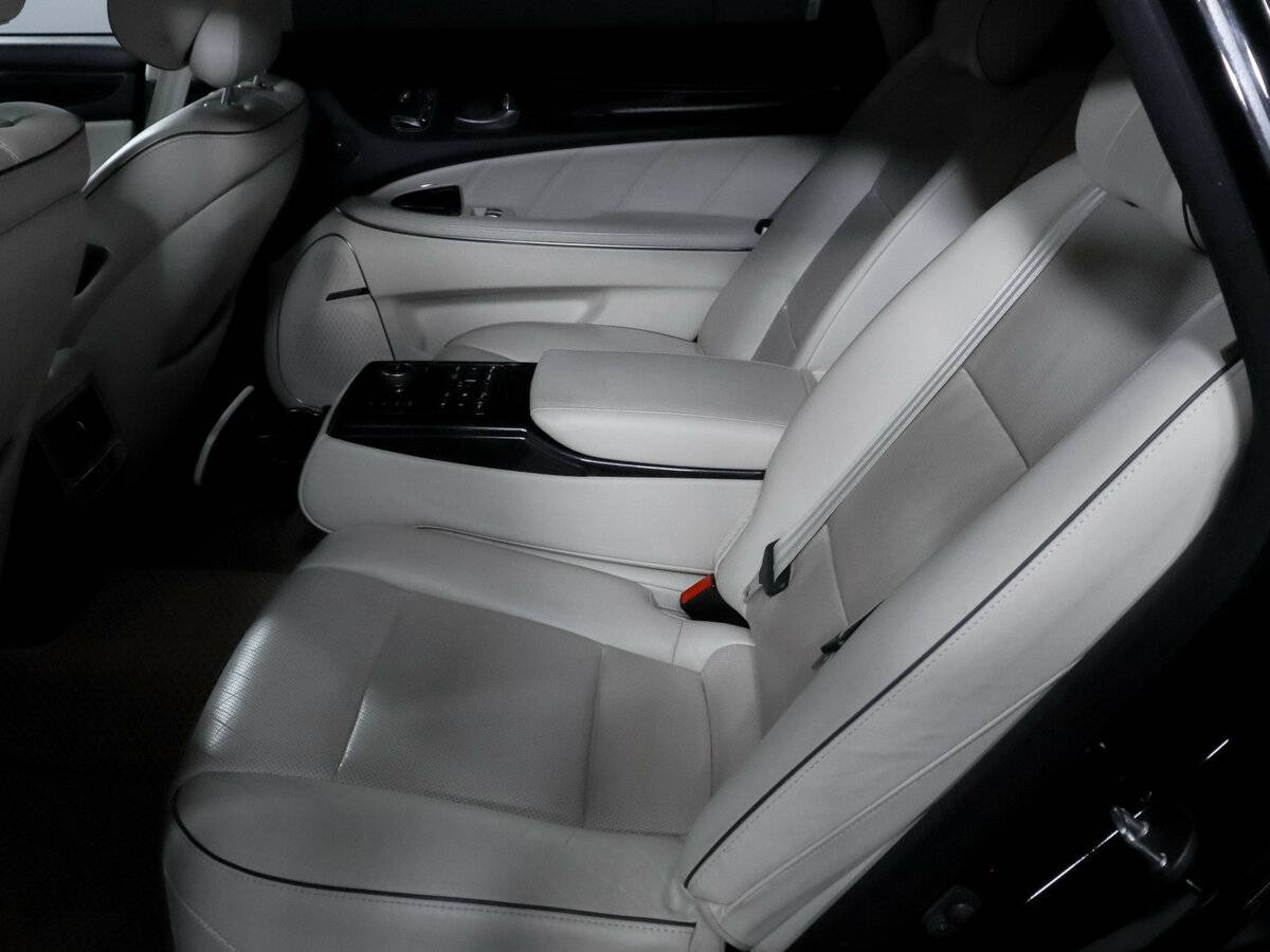 Купить Hyundai Equus, 2013, 137 887 км.. Фото: #9