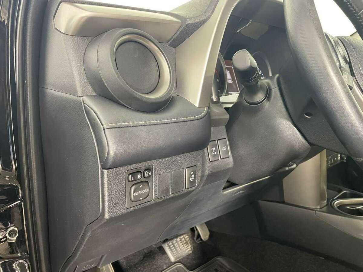 Купить Toyota RAV4, 2018, 86 830 км.. Фото: #8