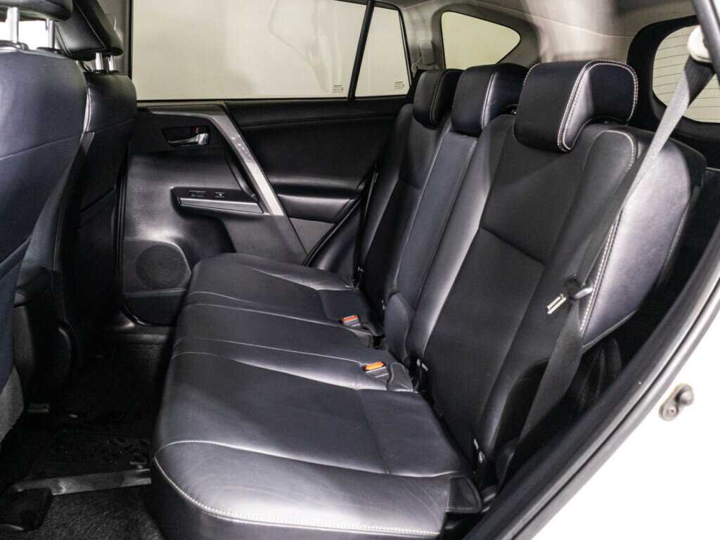 Купить Toyota RAV4, 2017, 122 563 км.. Фото: #9
