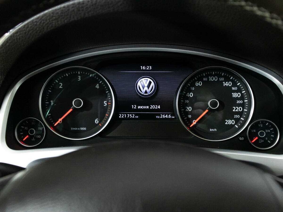 Купить Volkswagen Touareg, 2013, 221 751 км.. Фото: #9