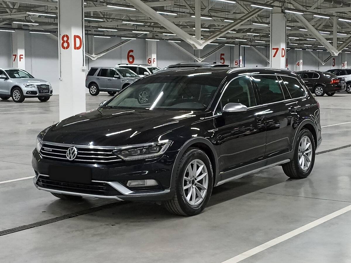 Купить Volkswagen Passat, 2018, 130 479 км.. Посмотреть фото