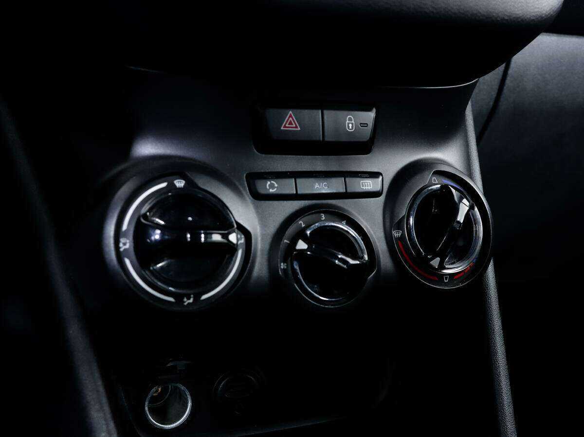 Купить Peugeot 208, 2013, 90 441 км.. Фото: #14