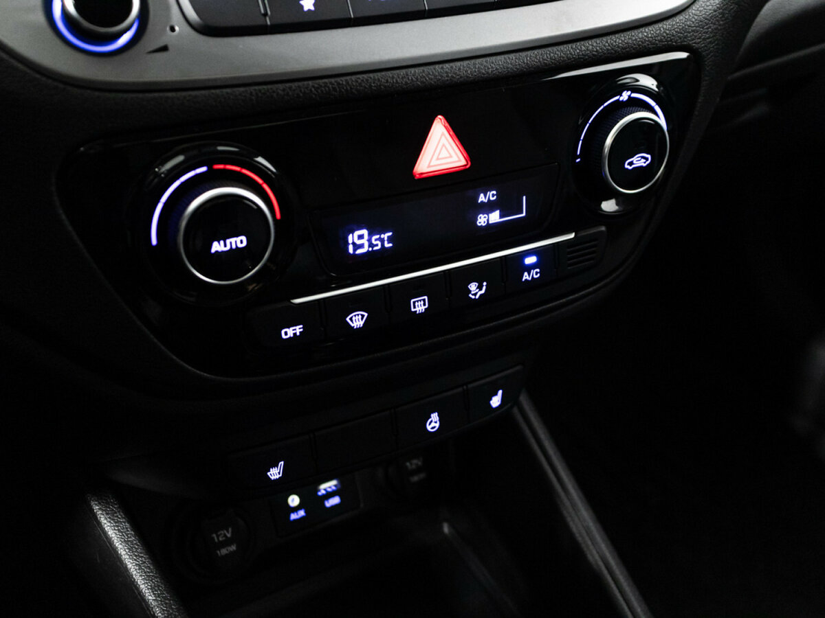 Купить Hyundai Solaris, 2018, 52 475 км.. Фото: #14