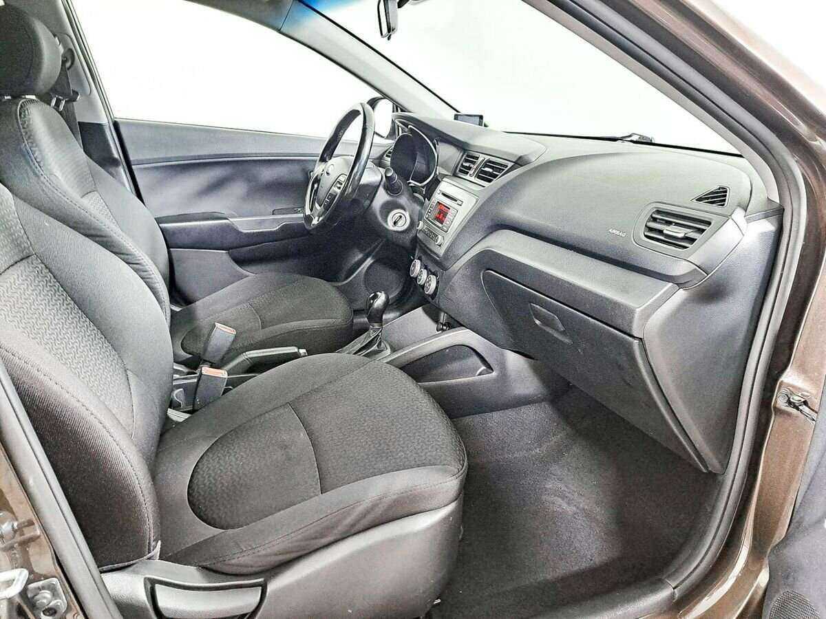 Купить Kia Rio, 2015, 130 046 км.. Фото: #8