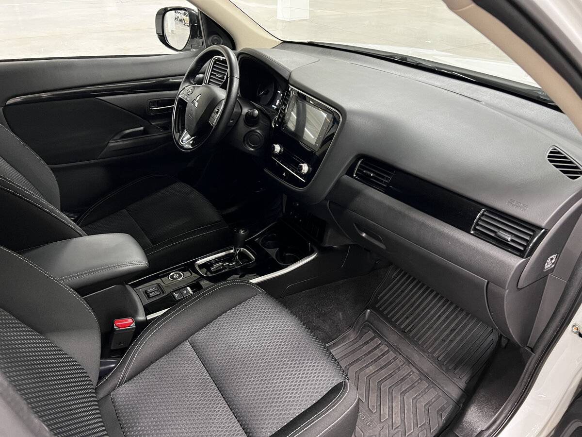 Купить Mitsubishi Outlander, 2021, 61 052 км.. Фото: #10