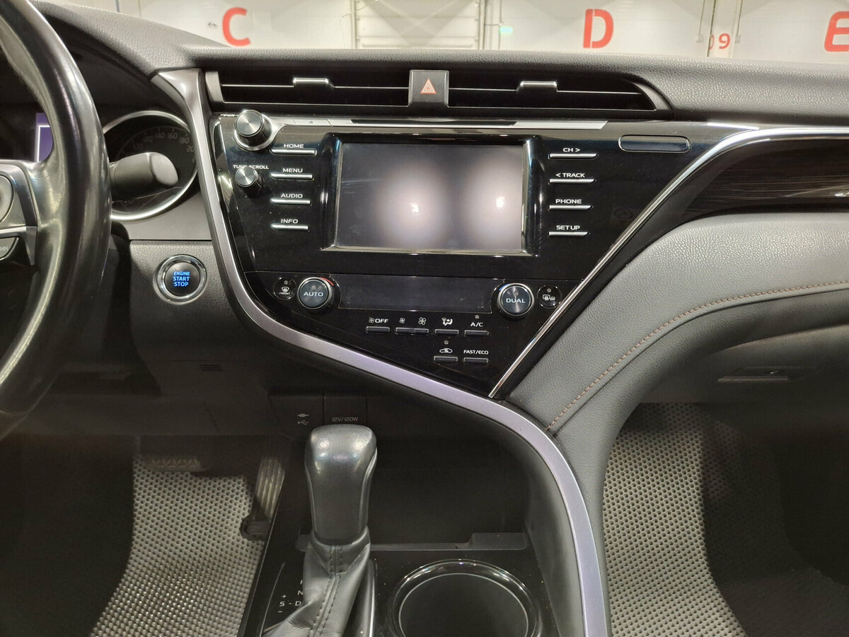 Купить Toyota Camry, 2018, 128 852 км.. Фото: #13