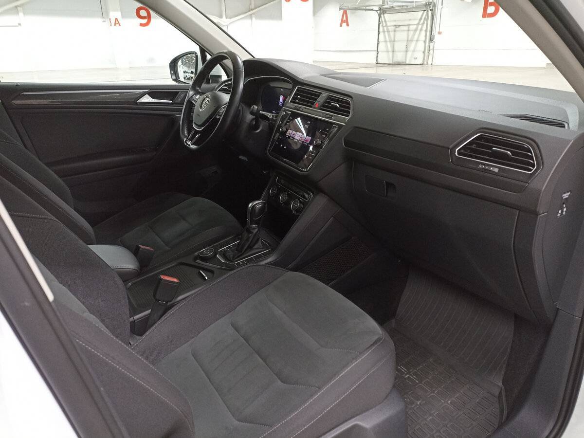 Купить Volkswagen Tiguan, 2018, 160 240 км.. Фото: #10