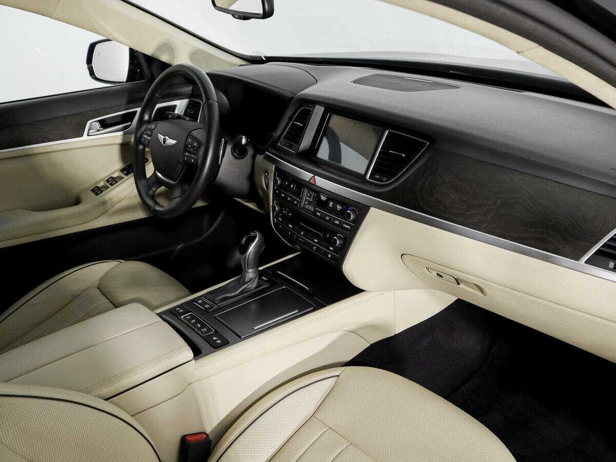 Купить Hyundai Genesis, 2015, 66 376 км.. Фото: #11