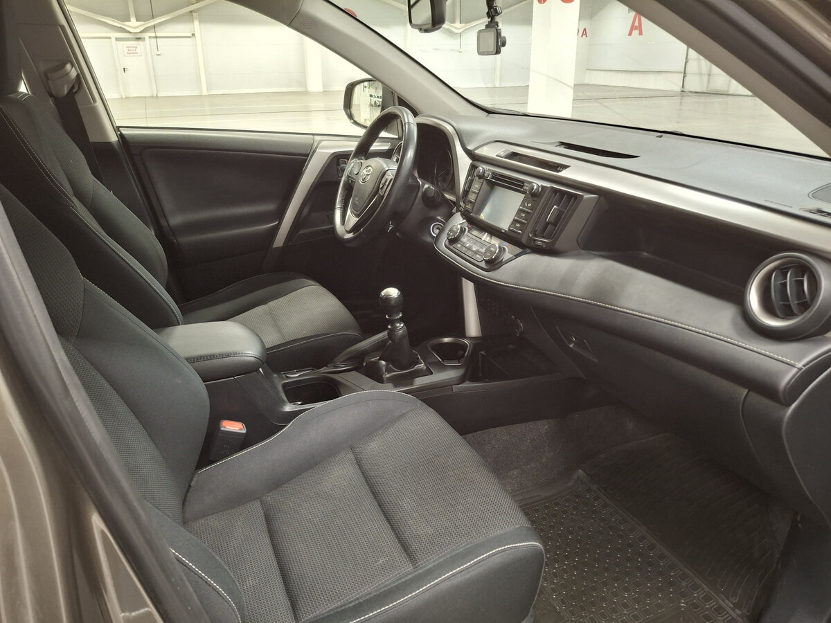 Купить Toyota RAV4, 2015, 143 688 км.. Фото: #9