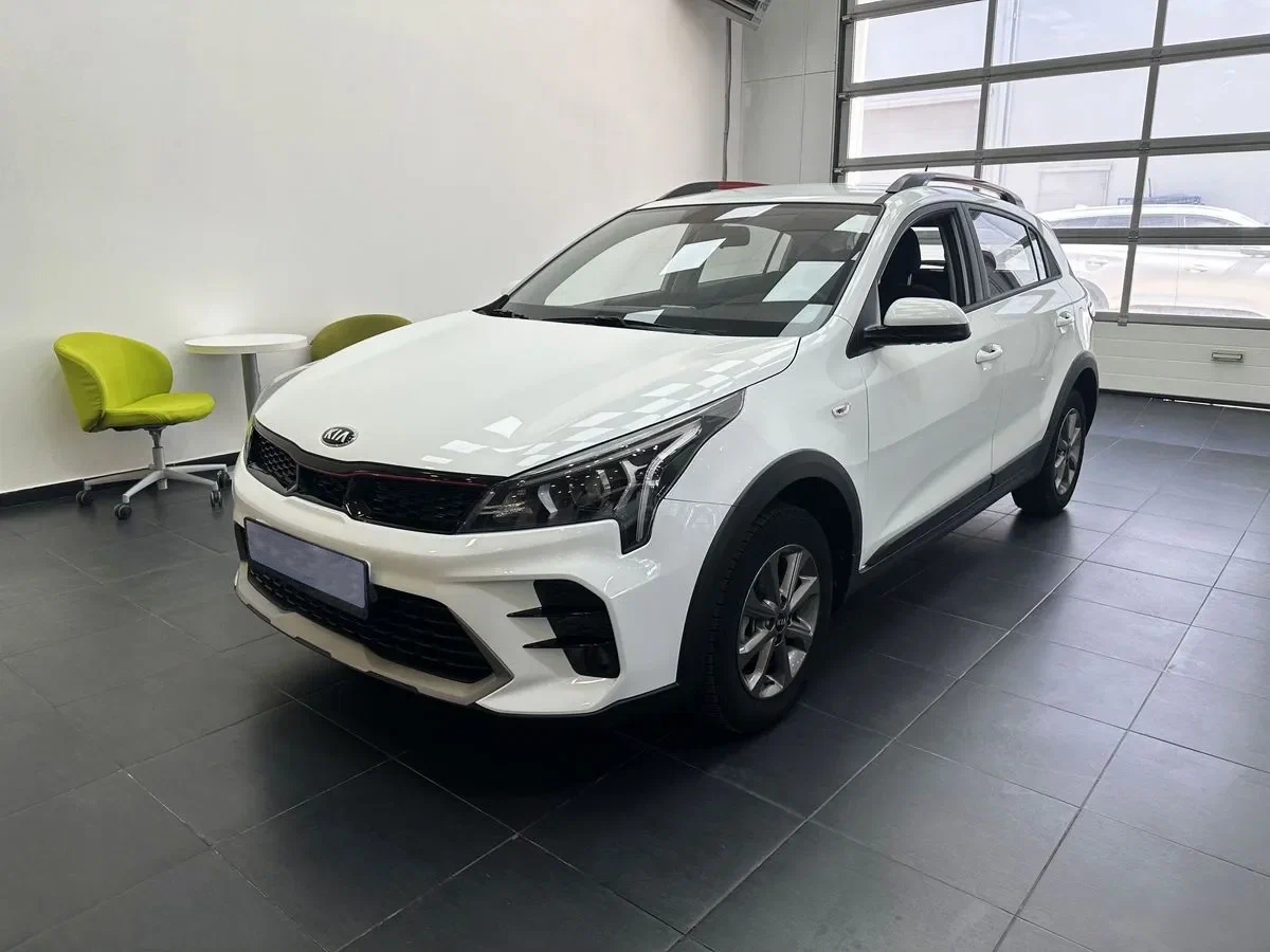 KIA Rio X с автосалона по цене от 1 574 900 рублей