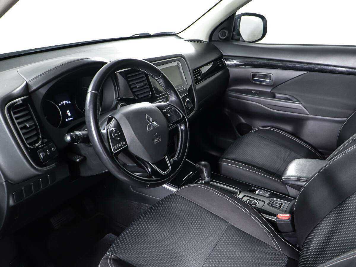 Купить Mitsubishi Outlander, 2019, 101 800 км.. Фото: #12