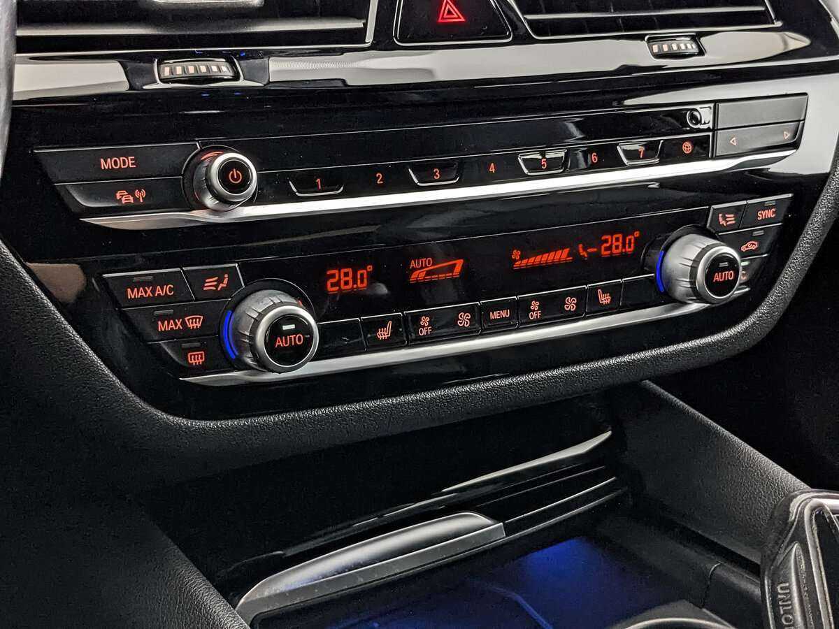 Купить BMW 5 серии, 2017, 141 423 км.. Фото: #16