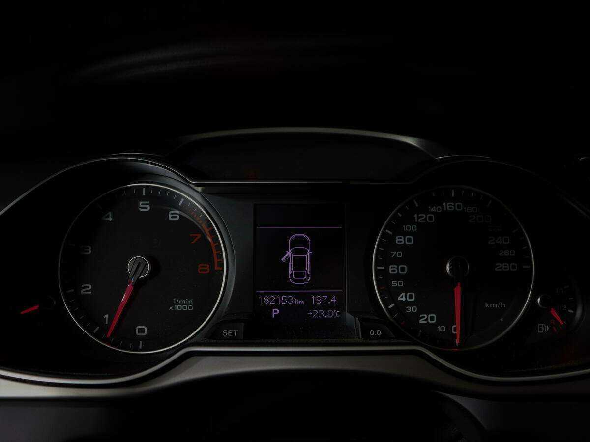 Купить Audi A4, 2012, 182 500 км.. Фото: #10