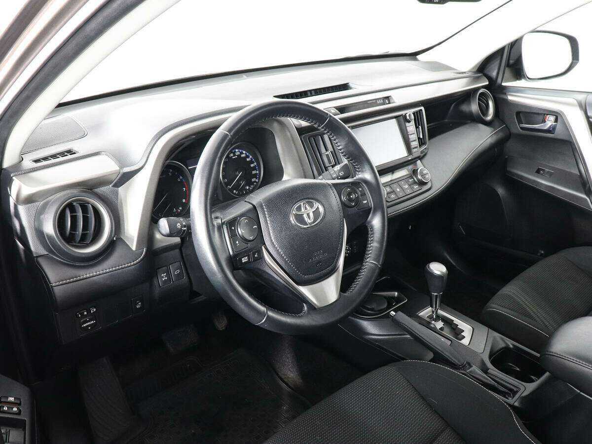 Купить Toyota RAV4, 2019, 45 200 км.. Фото: #8