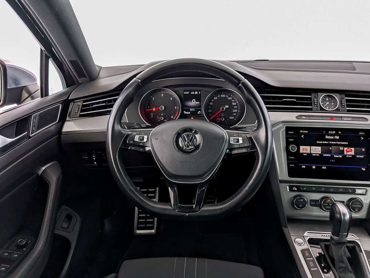 Купить Volkswagen Passat, 2018, 188 183 км.. Фото: #22