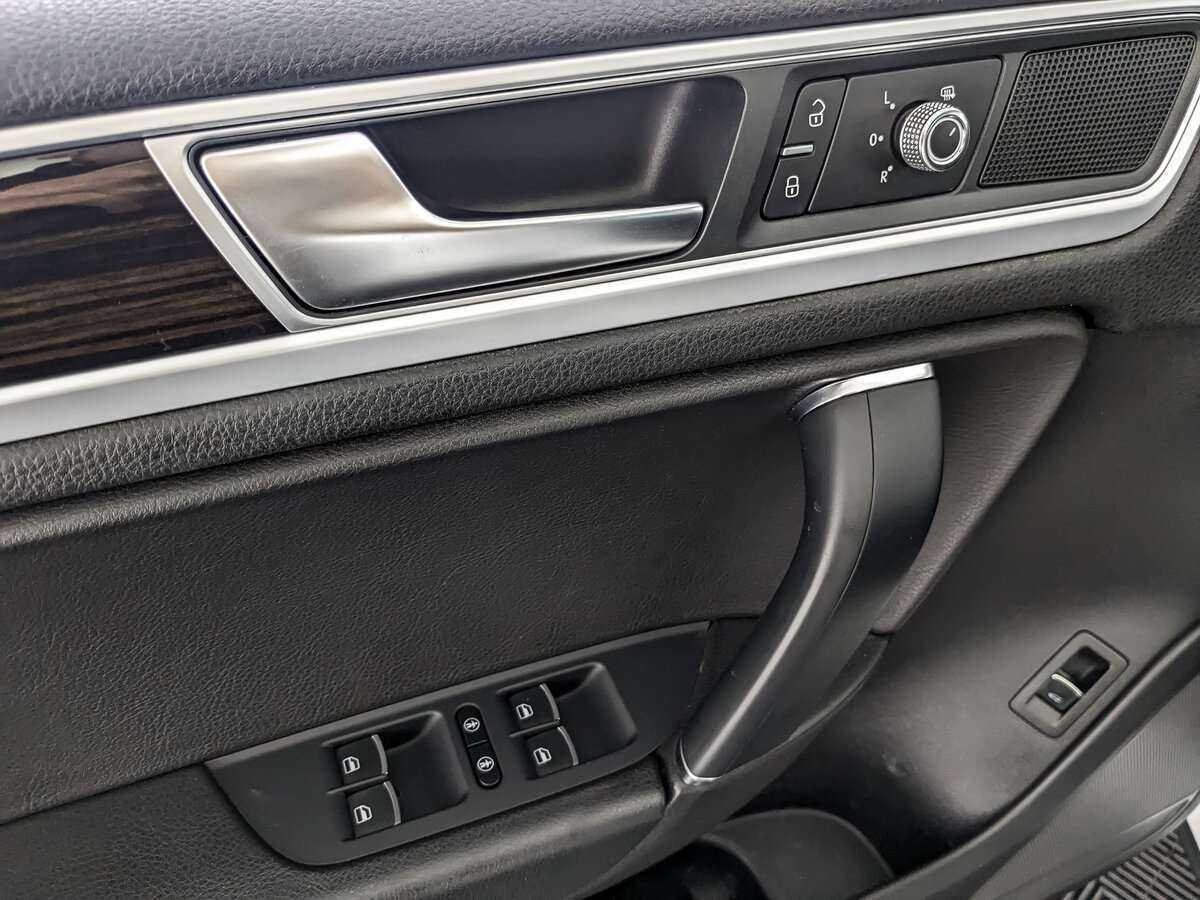 Купить Volkswagen Touareg, 2017, 111 483 км.. Фото: #24