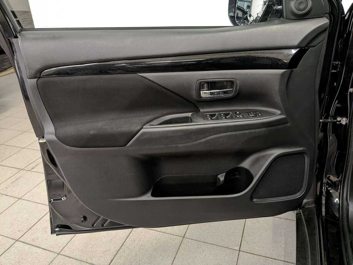 Купить Mitsubishi Outlander, 2020, 158 018 км.. Фото: #14