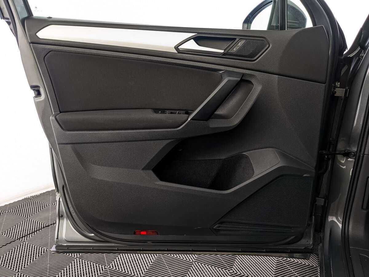 Купить Volkswagen Tiguan, 2021, 92 612 км.. Фото: #12