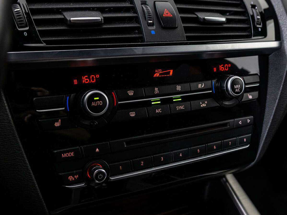 Купить BMW X3, 2015, 148 287 км.. Фото: #16