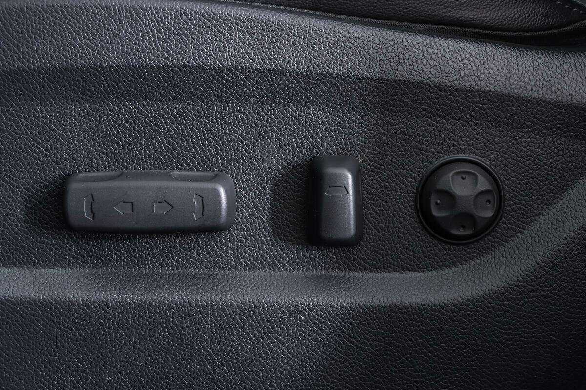 Купить Hyundai Santa Fe, 2015, 95 574 км.. Фото: #16