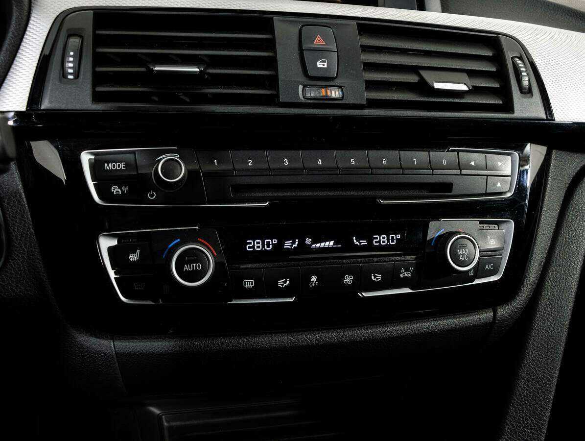 Купить BMW 3 серии, 2017, 179 232 км.. Фото: #14