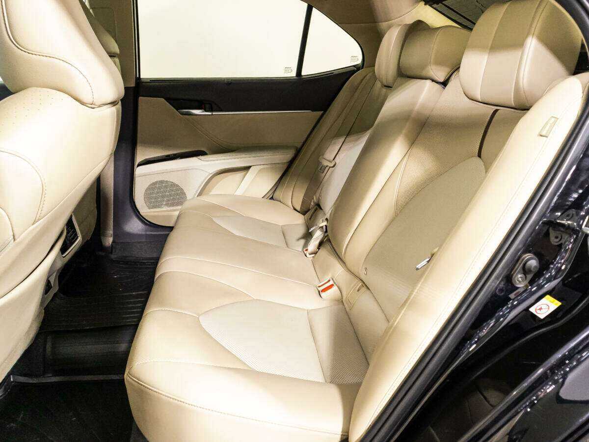 Купить Toyota Camry, 2018, 80 400 км.. Фото: #9