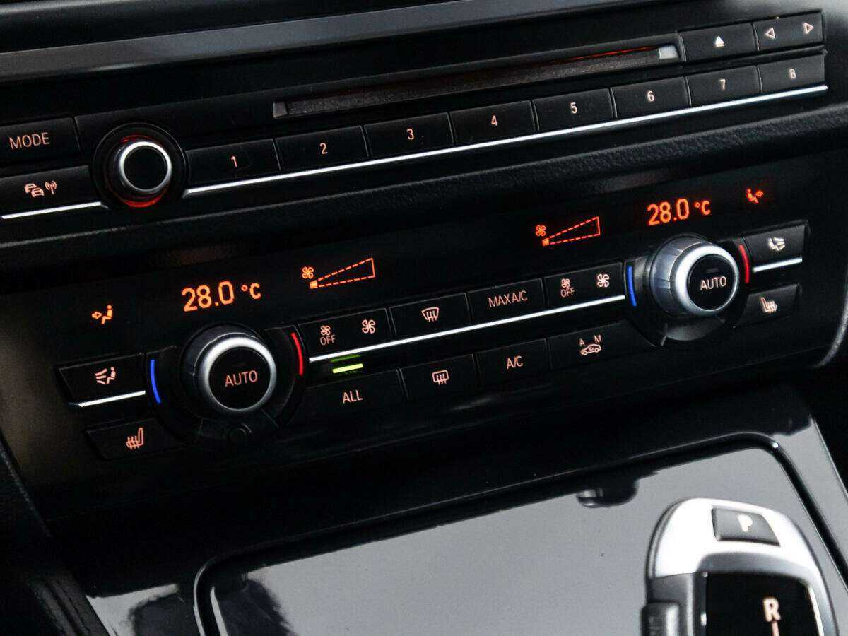 Купить BMW 5 серии, 2012, 67 811 км.. Фото: #16