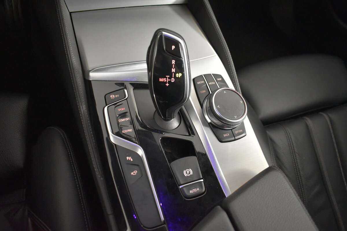 Купить BMW 5 серии, 2018, 177 000 км.. Фото: #16