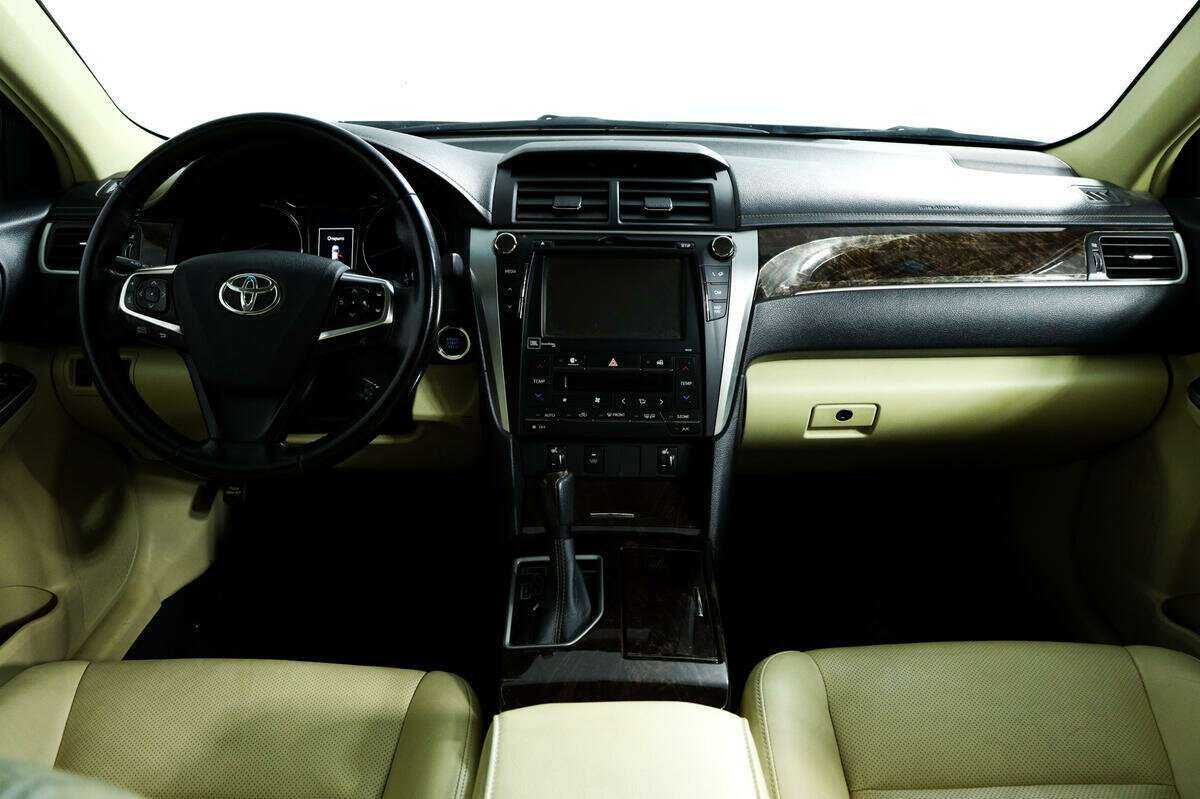 Купить Toyota Camry, 2017, 129 383 км.. Фото: #10
