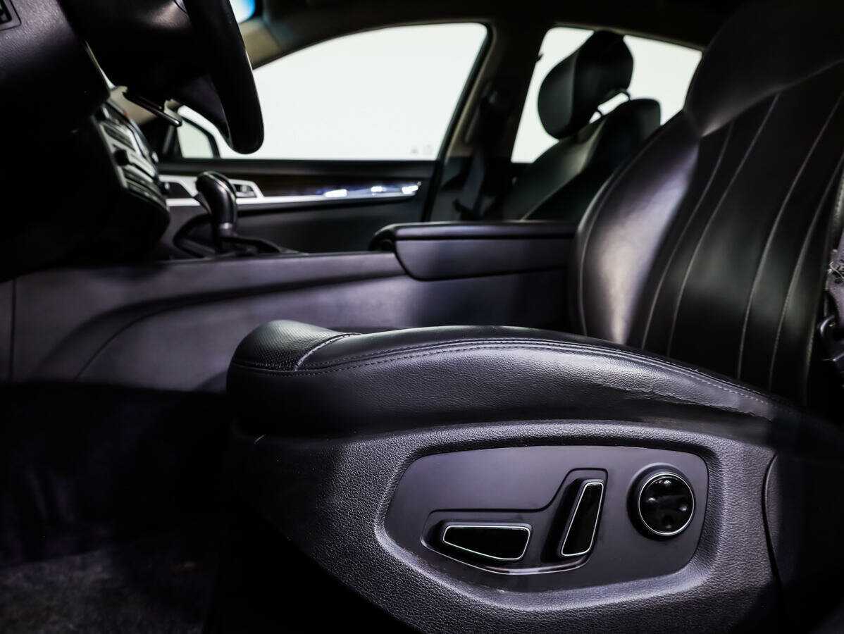 Купить Hyundai Genesis, 2014, 162 218 км.. Фото: #17