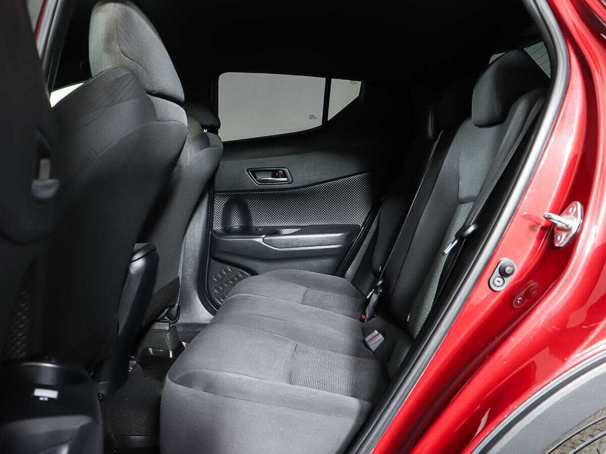 Купить Toyota C-HR, 2019, 67 110 км.. Фото: #9