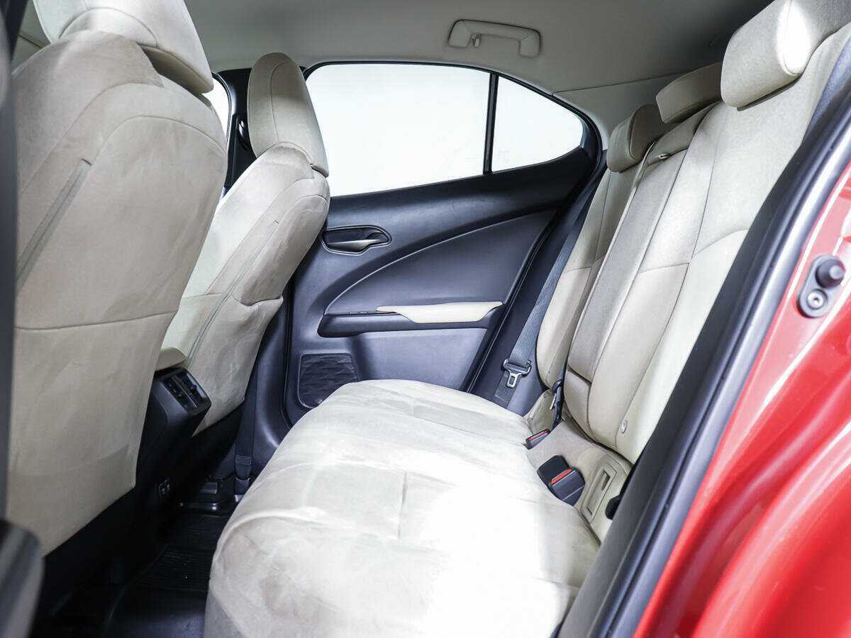 Купить Lexus UX, 2019, 100 349 км.. Фото: #7