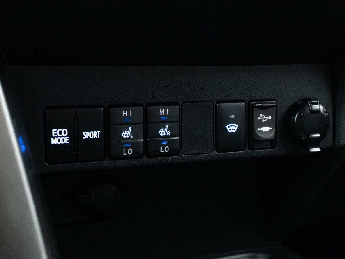 Купить Toyota RAV4, 2016, 74 620 км.. Фото: #17