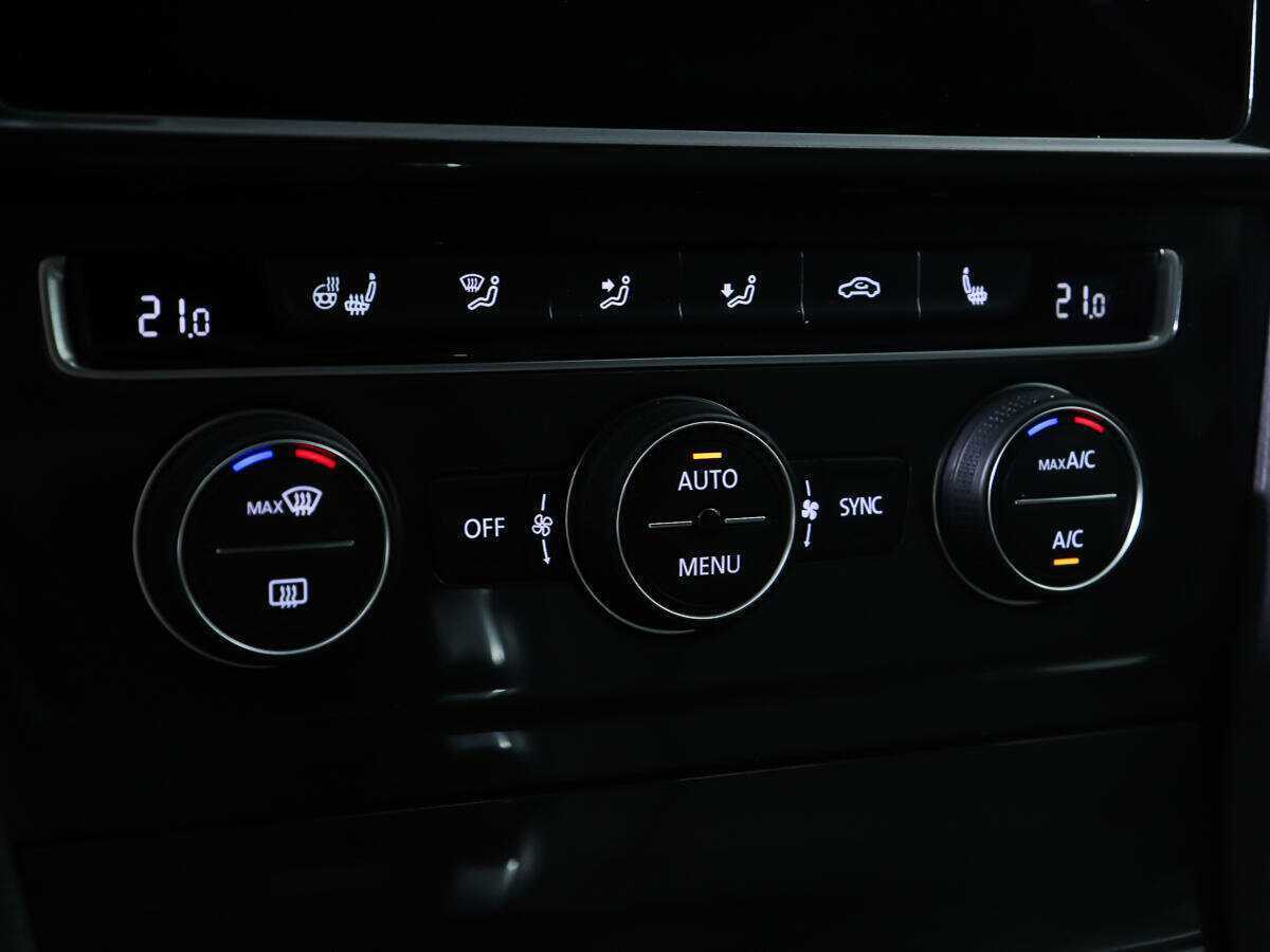 Купить Volkswagen Golf, 2018, 37 191 км.. Фото: #18