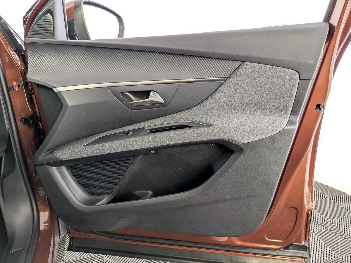 Купить Peugeot 3008, 2017, 30 685 км.. Фото: #19