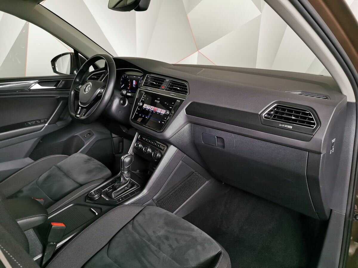 Купить Volkswagen Tiguan, 2018, 65 216 км.. Фото: #8