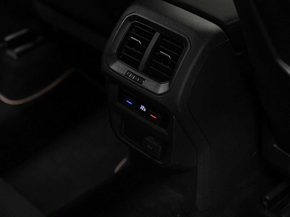 Купить Volkswagen Tiguan, 2018, 120 199 км.. Фото: #9