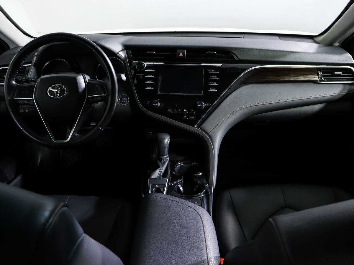 Купить Toyota Camry, 2018, 53 790 км.. Фото: #11