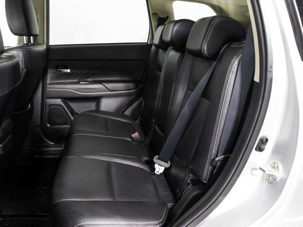 Купить Mitsubishi Outlander, 2016, 65 641 км.. Фото: #9