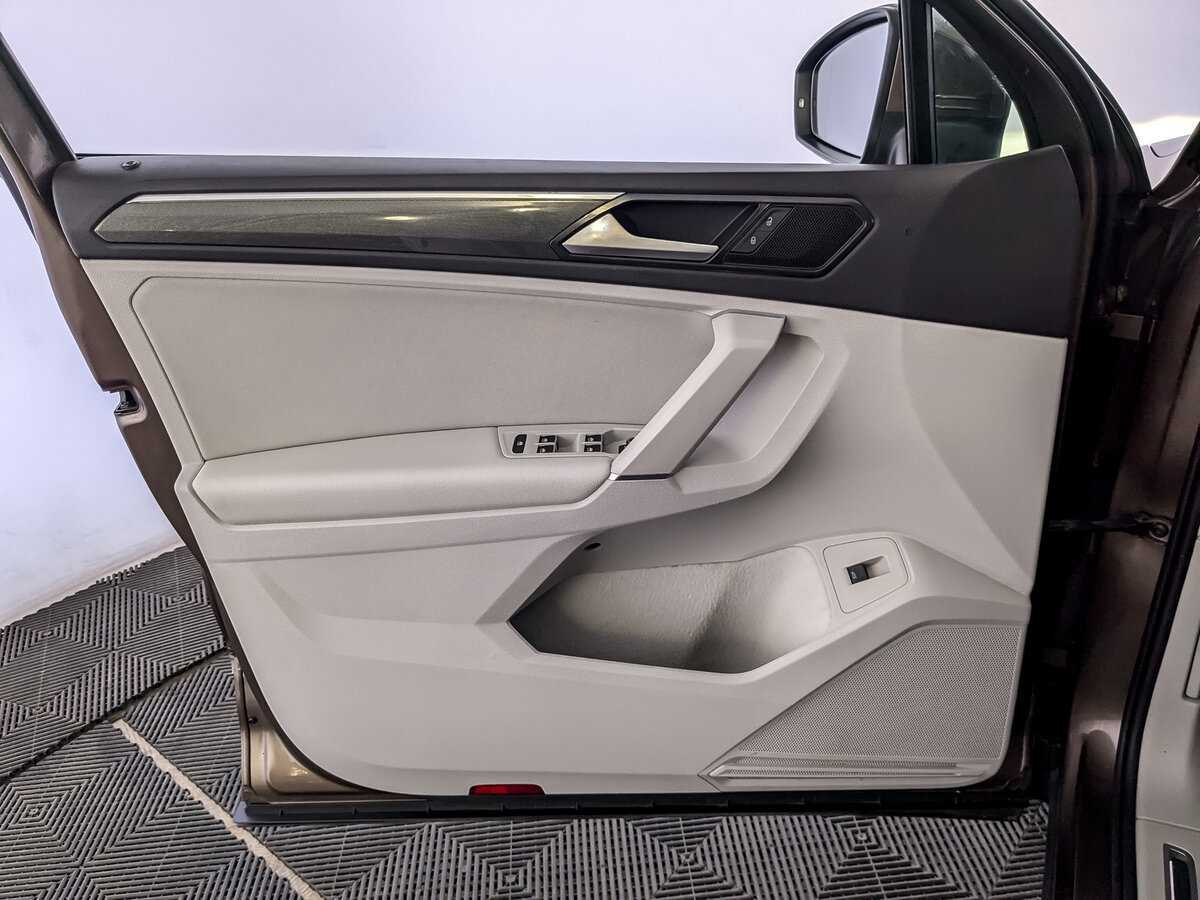 Купить Volkswagen Tiguan, 2017, 191 116 км.. Фото: #18