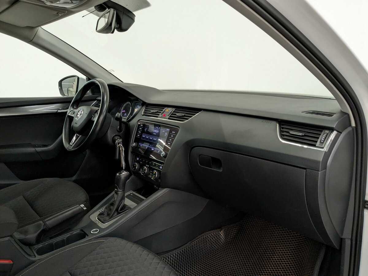 Купить Шкода Октавия, 2017, 216 162 км.. Фото: #10