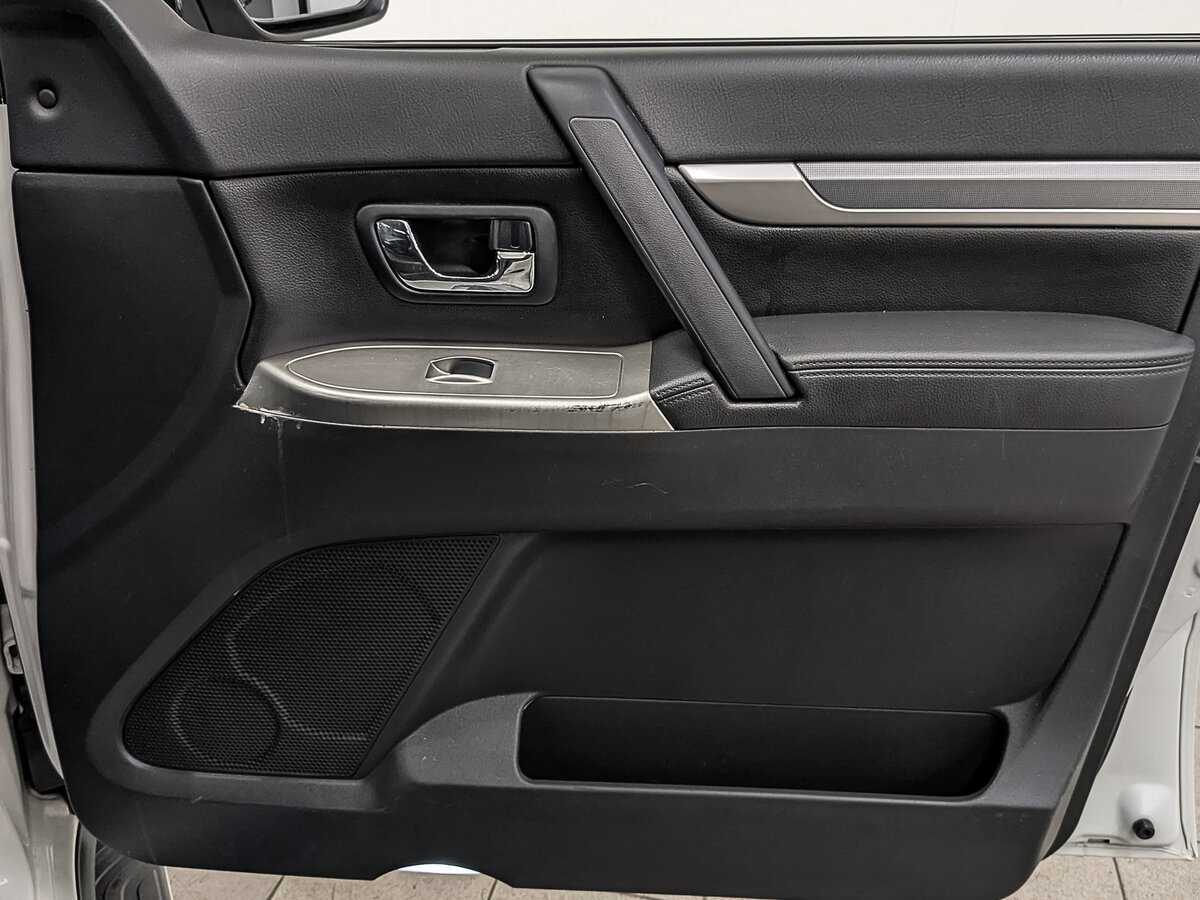 Купить Mitsubishi Pajero, 2015, 235 560 км.. Фото: #23