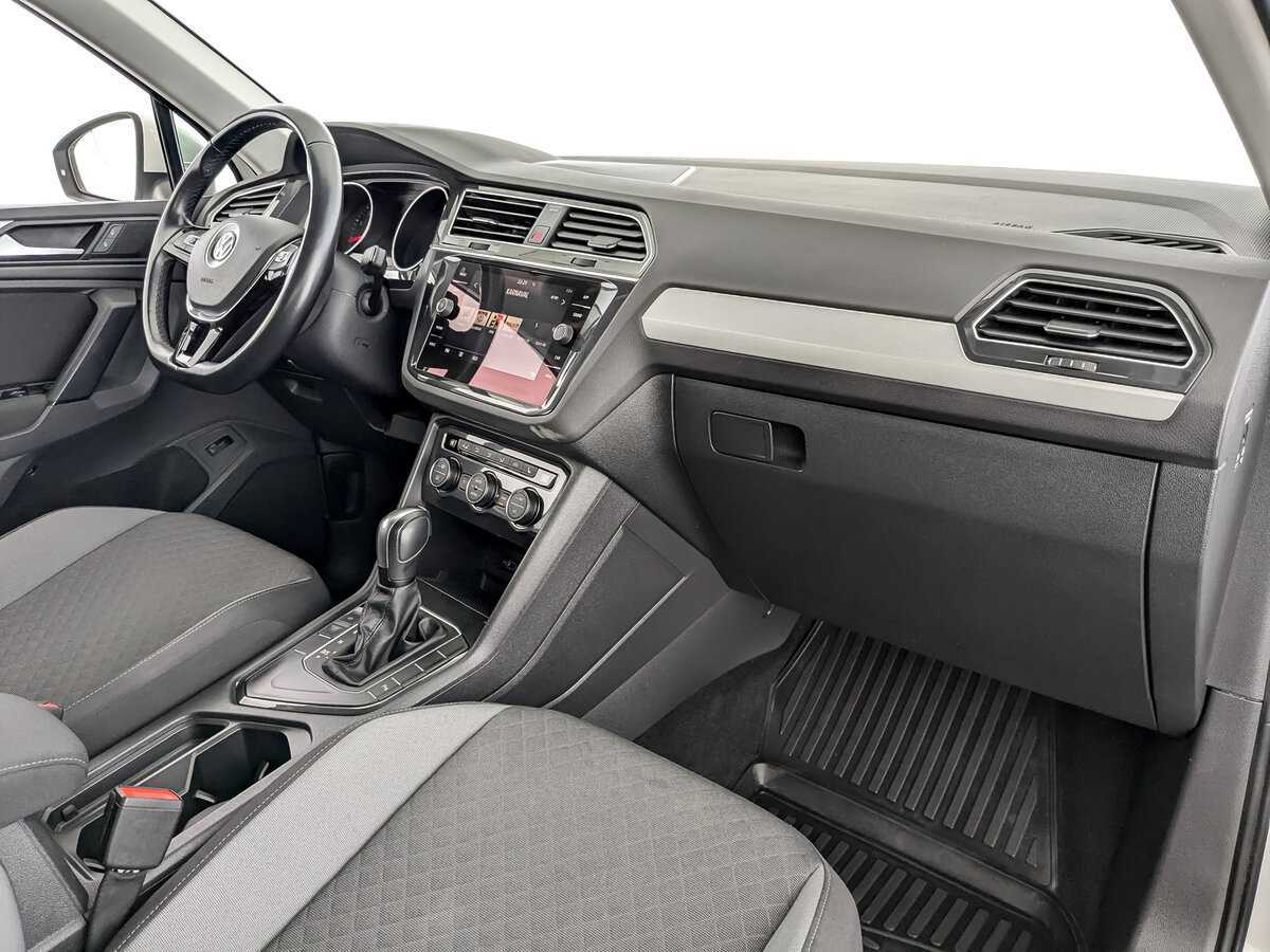 Купить Volkswagen Tiguan, 2020, 66 384 км.. Фото: #10