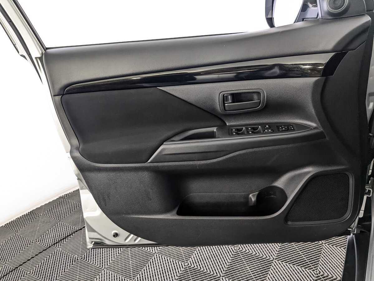 Купить Mitsubishi Outlander, 2019, 71 433 км.. Фото: #18