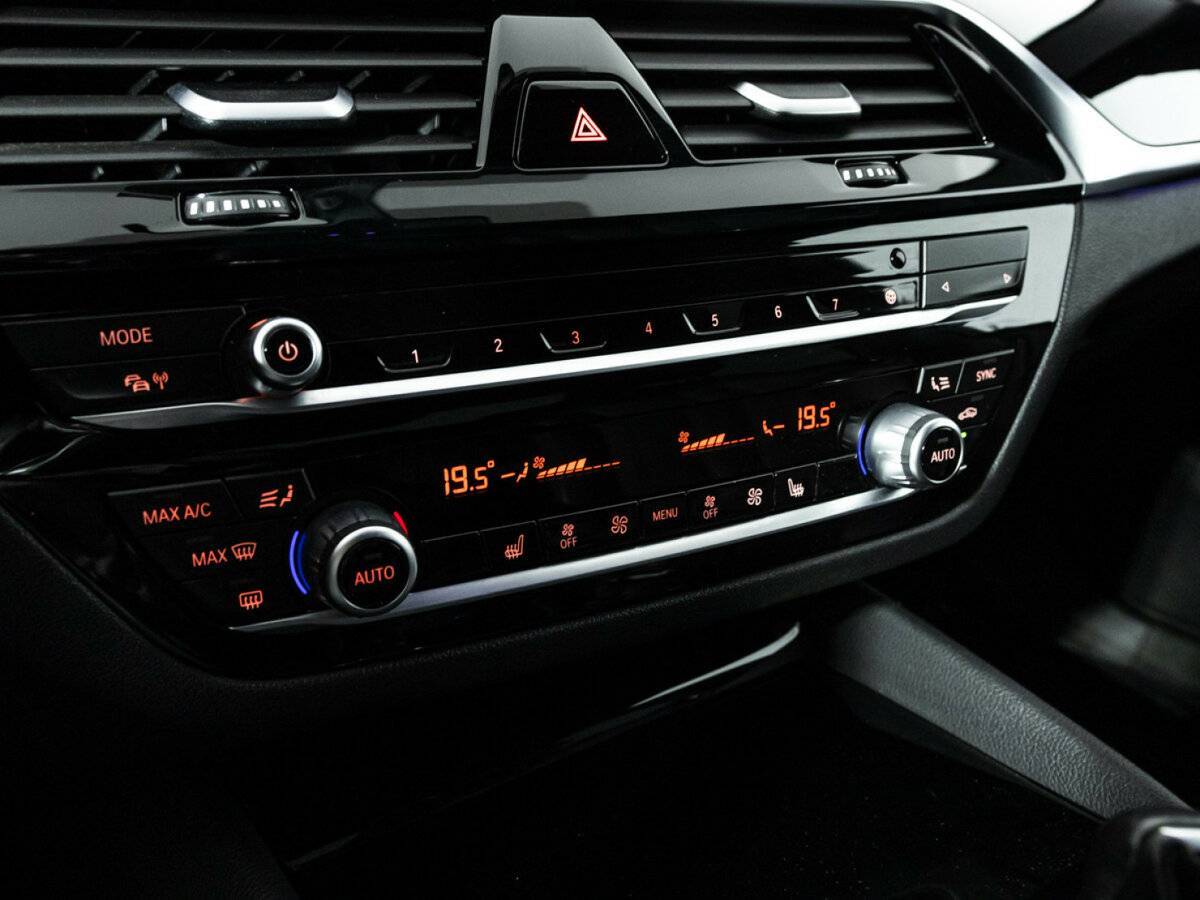 Купить BMW 5 серии, 2017, 122 200 км.. Фото: #18