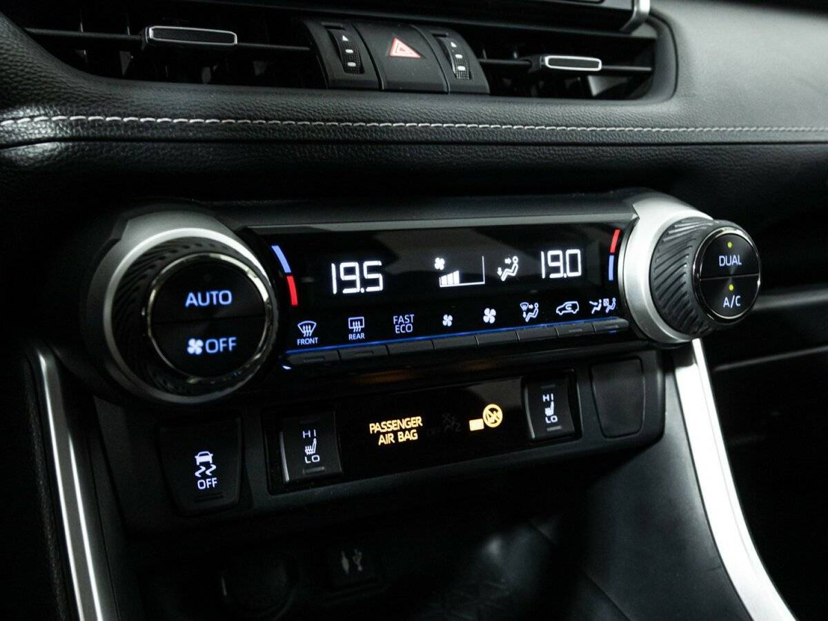 Купить Toyota RAV4, 2020, 70 314 км.. Фото: #17