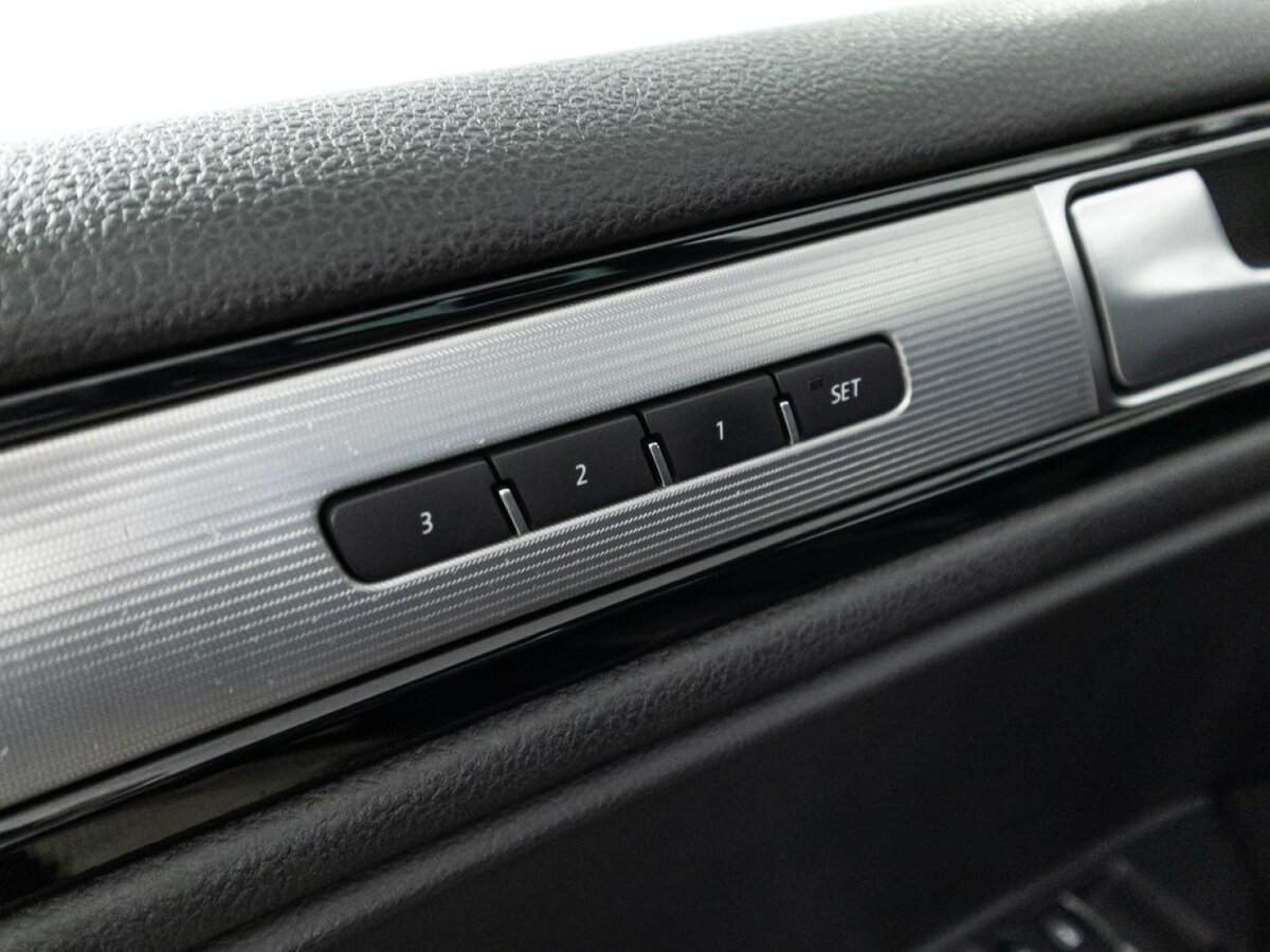 Купить Volkswagen Touareg, 2016, 155 757 км.. Фото: #16