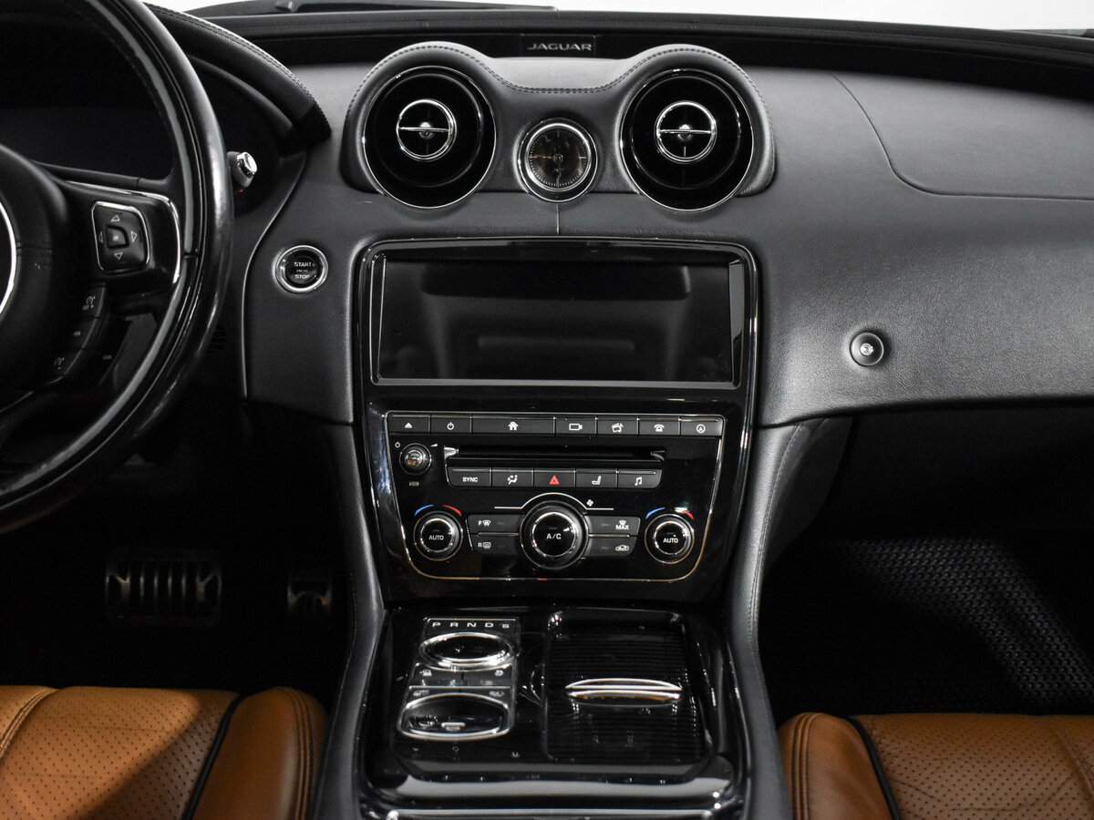 Купить Jaguar XJ, 2016, 151 000 км.. Фото: #15