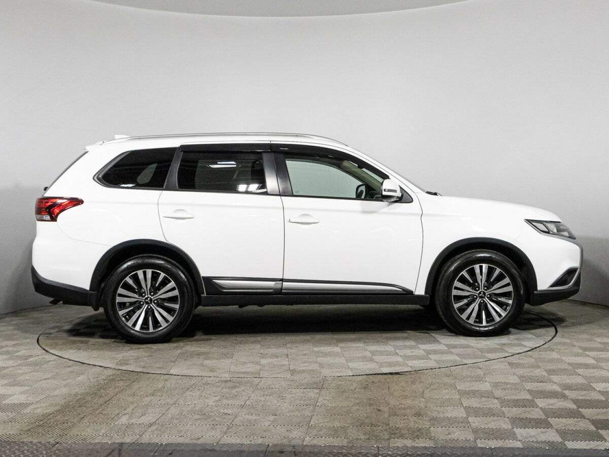 Купить Mitsubishi Outlander, 2018, 70 460 км.. Фото: #3