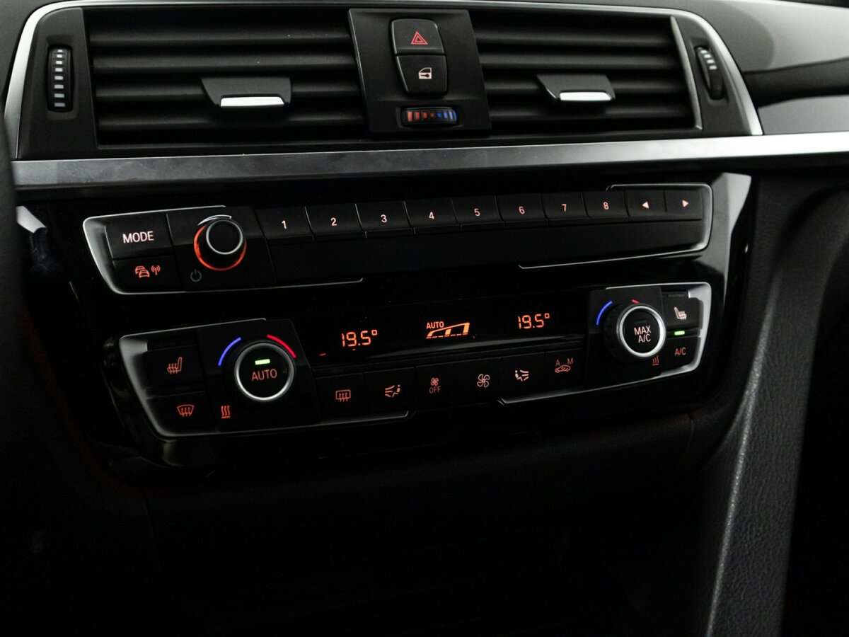 Купить BMW 3 серии, 2017, 56 783 км.. Фото: #15